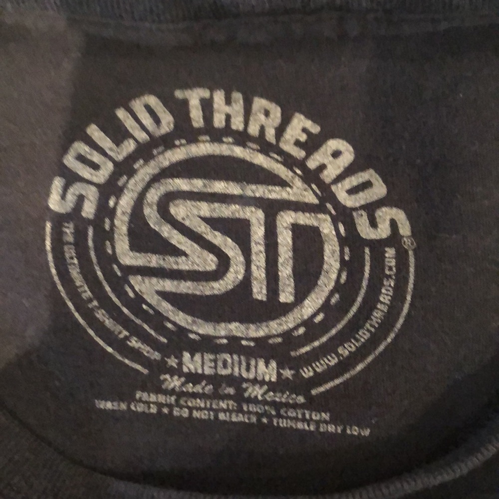 Solid Threads Tee - Picture 4 of 4